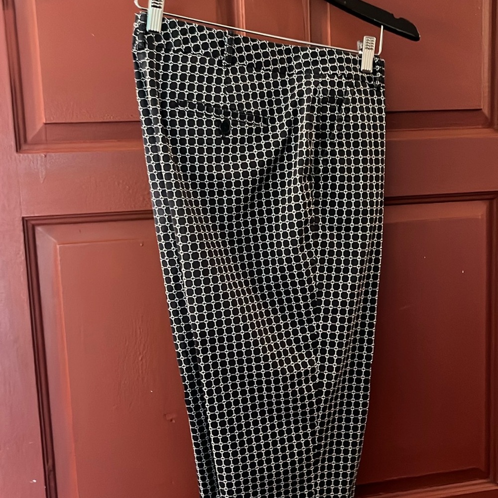 Talbots navy and white capris!